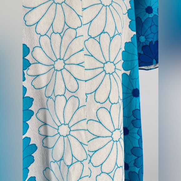 Stunning 1960s Blue & White Hawaiian Floral Flared Sleeve Maxi Sundress - Picture 13 of 16